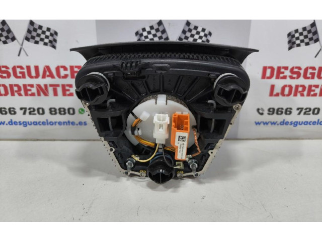 Подушка безопасности водителя P30721925 Volvo V70