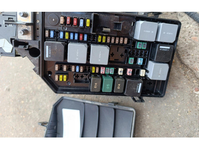 Блок предохранителей Volvo XC40