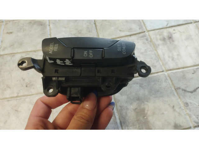 Кнопки рулевого колеса