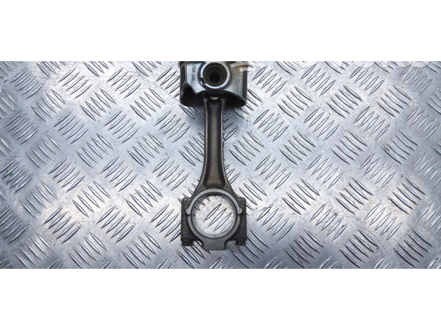  Поршень с шатуном    Skoda Octavia Mk3 (5E)  