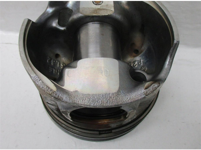 Píst    Audi A8 S8 D4 4H     