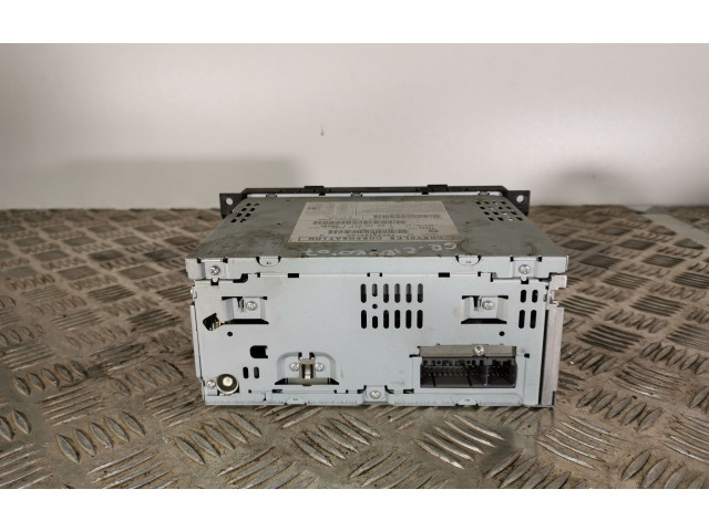 Радио/ проигрыватель CD/DVD / навигация