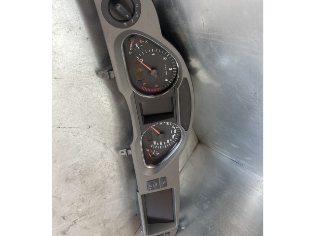 Панель приборов    Audi A6 S6 C6 4F       