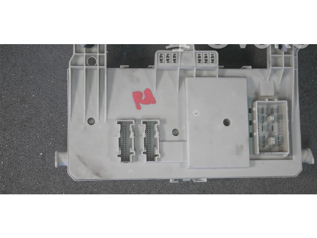 Pojistková skříňka 30765015 Volvo S40 2008