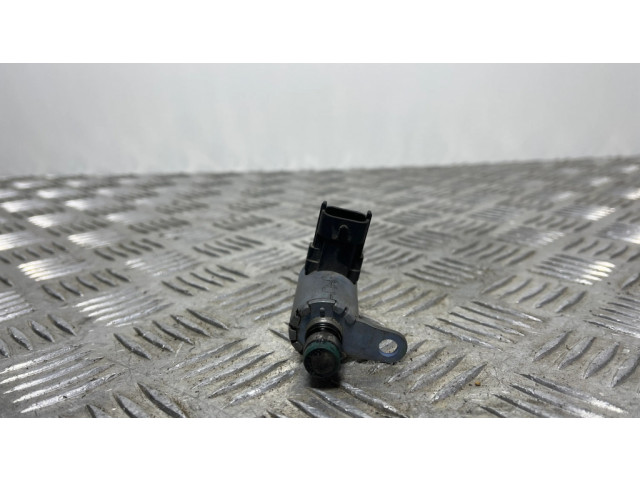 Другая деталь отсека двигателя