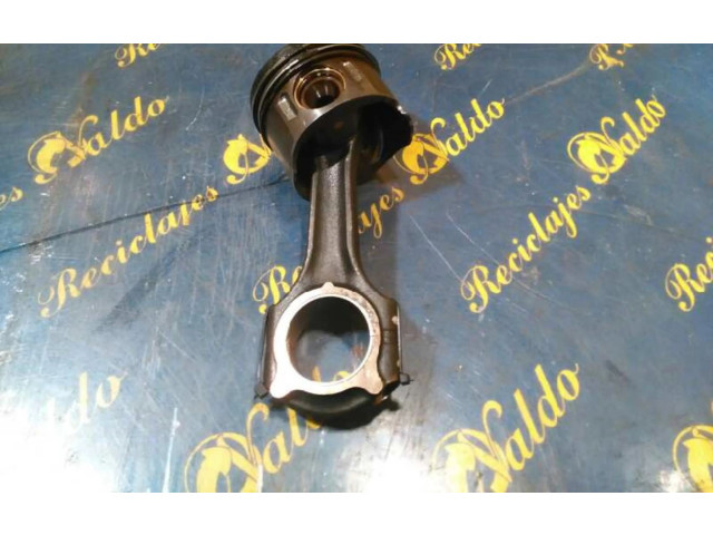 Píst Mercedes-Benz C W203