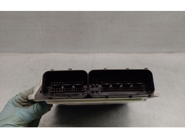 Řídící jednotka 03G906016GP, 0281012168BOSCH Volkswagen Caddy 2005