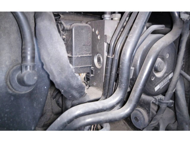 Jednotka ABS Volvo V40 2013