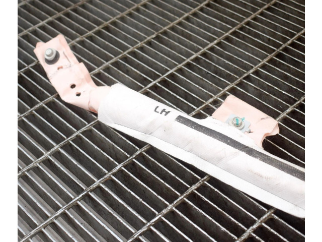 Боковая подушка безопасности 100526100D   Tesla Model S