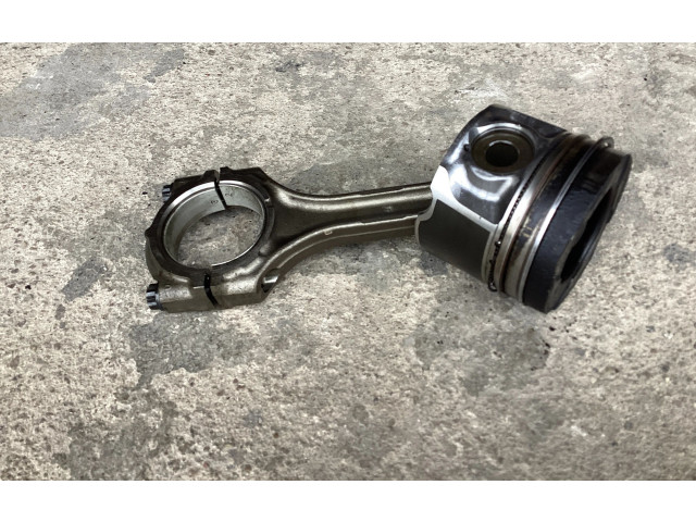 Píst Toyota RAV 4 (XA30)