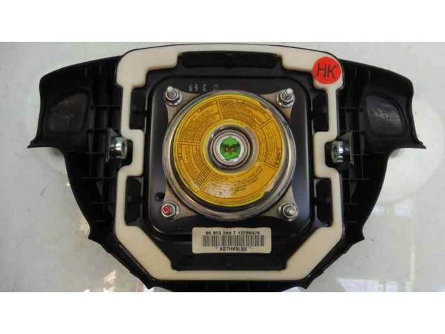 Подушка безопасности водителя 968032097, 12290379 Chevrolet Captiva