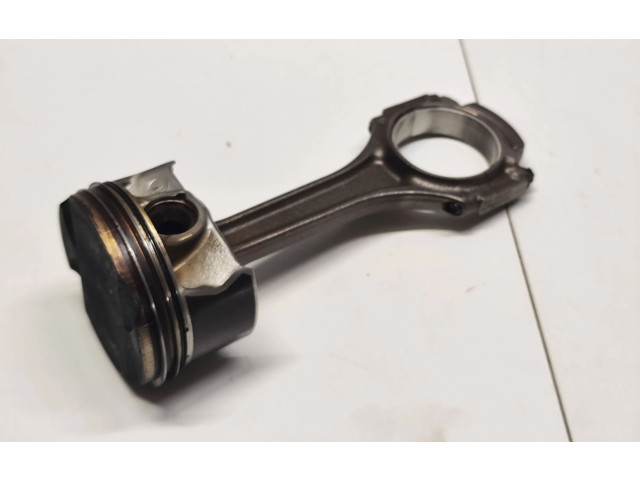 Píst EH220518, A17700Q06 Mercedes-Benz C AMG W205