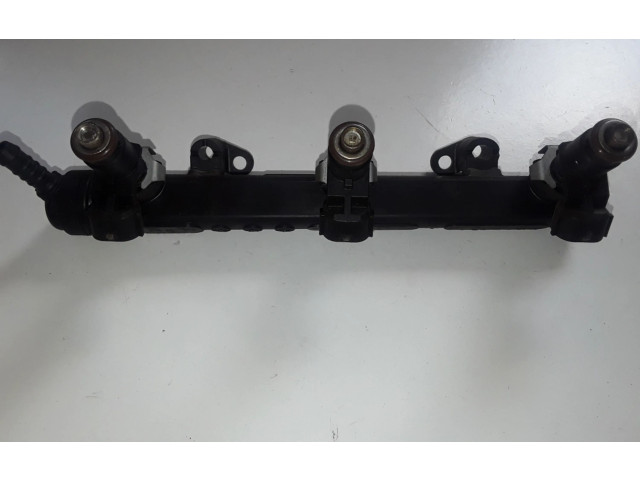 Топливная рампа 04C133313AC   Skoda Citigo   для двигателя CHYA