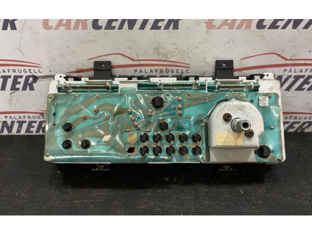 Панель приборов 19556101   Renault Clio I       