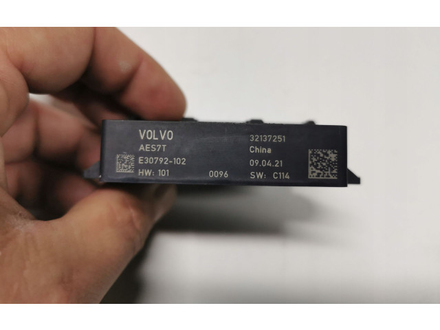 Блок управления климат-контролем 32137251, 32137251   Volvo XC90