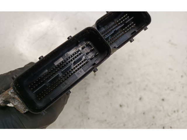 Блок управления двигателя 03L907425C   Volkswagen PASSAT B7