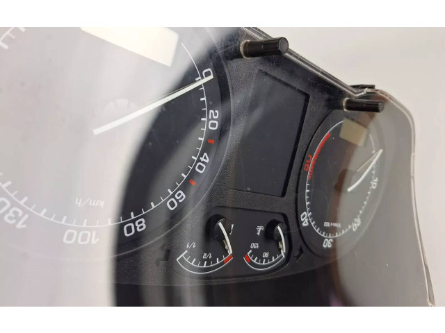 Панель приборов 1U0920810F Skoda Octavia Mk2 (1Z)