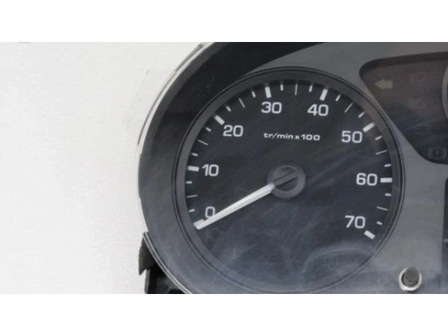 Přístrojová deska  Citroen Berlingo 2011 555001310104  