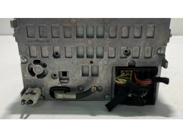 Радио/ проигрыватель CD/DVD / навигация