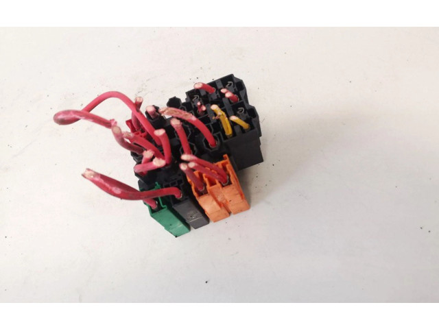 Блок предохранителей     Renault Clio II    