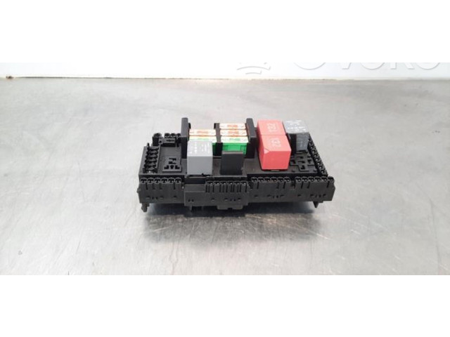 Блок предохранителей  A2139068801   Mercedes-Benz EQC    