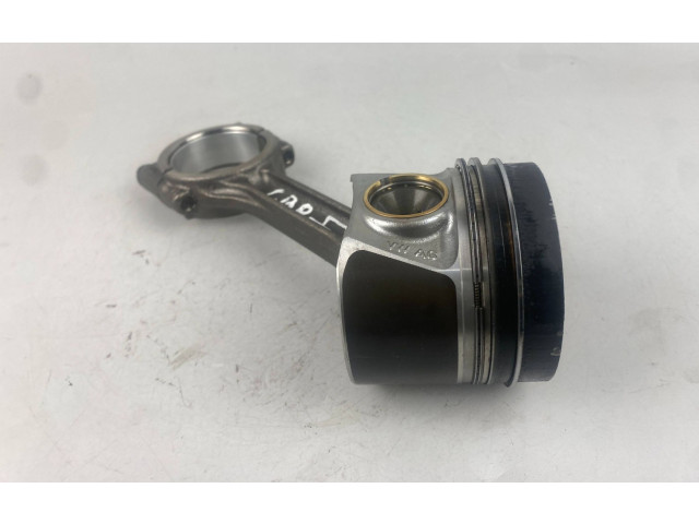 Поршень с шатуном 04LA, 011A Volkswagen Golf VII