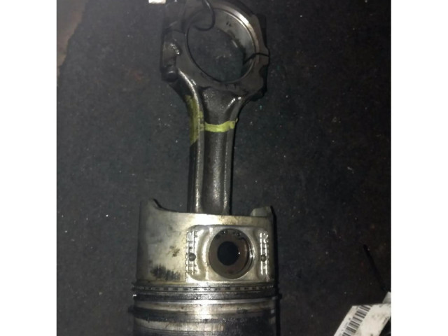 Поршень с шатуном Nissan Patrol 260