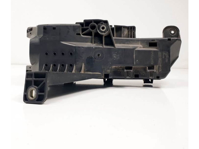 Блок предохранителей 9494210   Volvo S80    