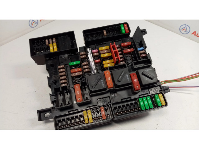 Блок предохранителей 9360501, 61149360501 BMW X1 F48 F49