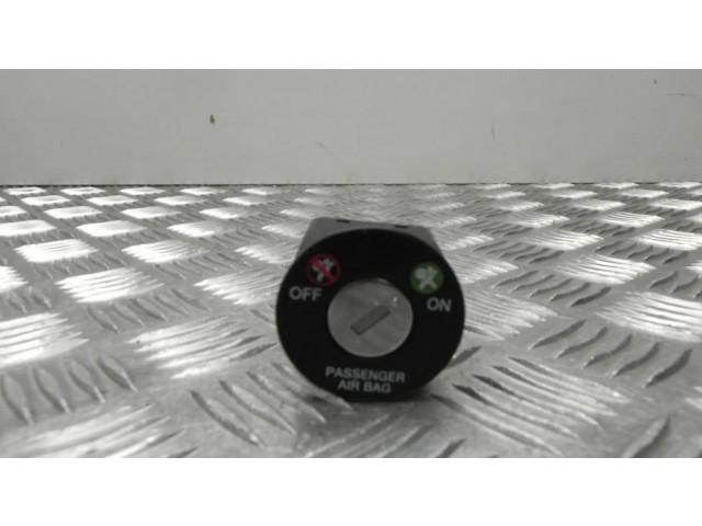 Включатель надувной подушки для пассажира