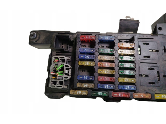 Блок предохранителей    9494207518323001, 518323001   Volvo V70