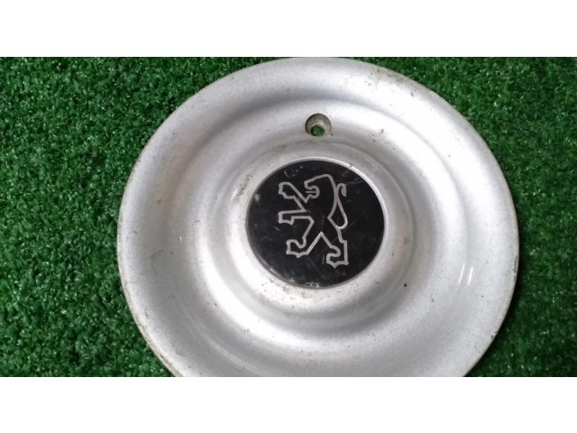 Заводская крышка (крышки) от центрального отверстия колеса