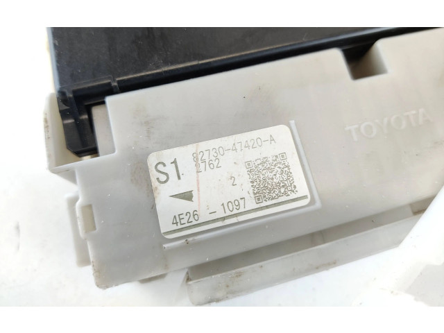 Pojistková skříňka 8273047420A, 8922147211 Toyota Prius+ (ZVW40) 2014