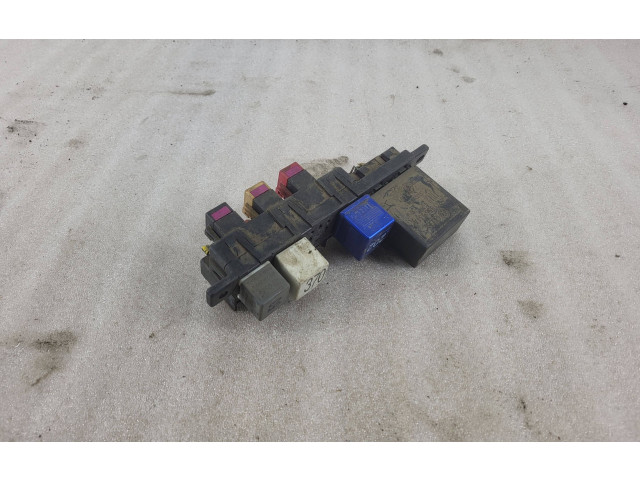 Блок предохранителей  4A0937529   Audi A6 S6 C5 4B    