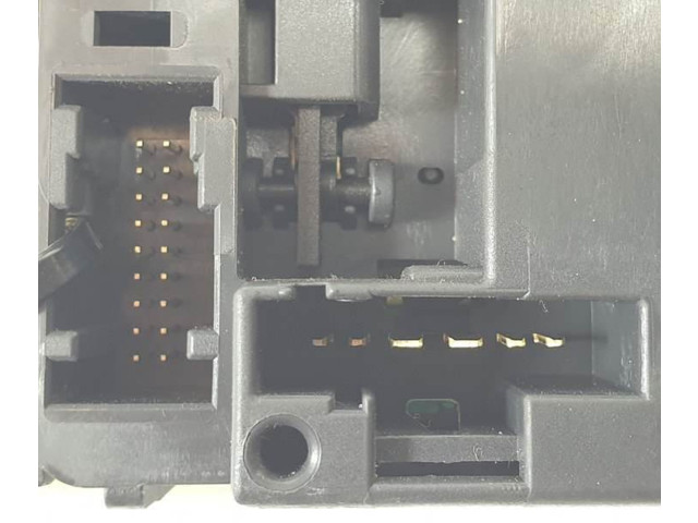 Ручка стеклоочистителей 88103007   Renault Clio III