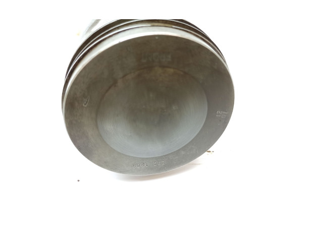  Поршень с шатуном  EAC1868, SDF30  Jaguar XJS  