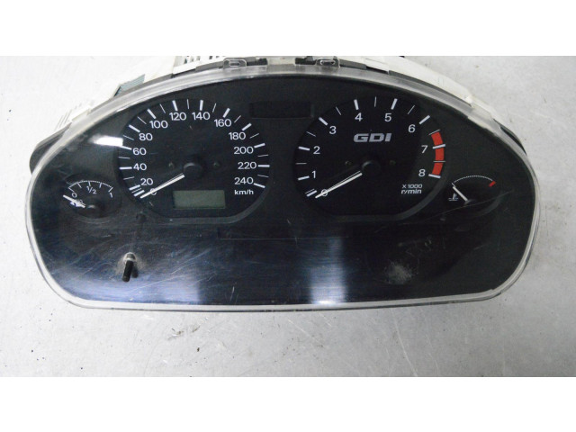 Панель приборов Mitsubishi Carisma