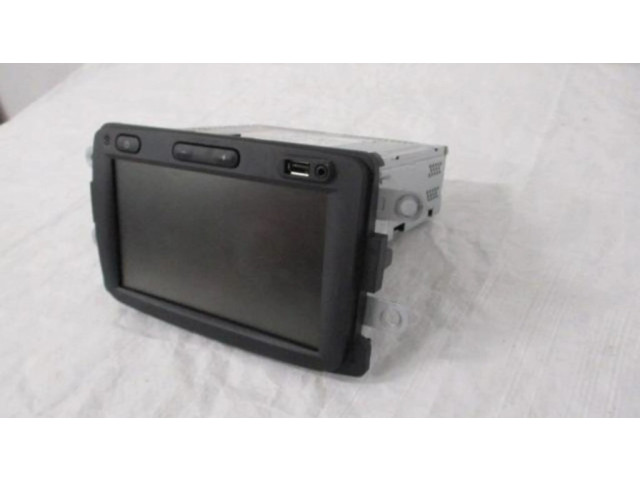 Радио/ проигрыватель CD/DVD / навигация