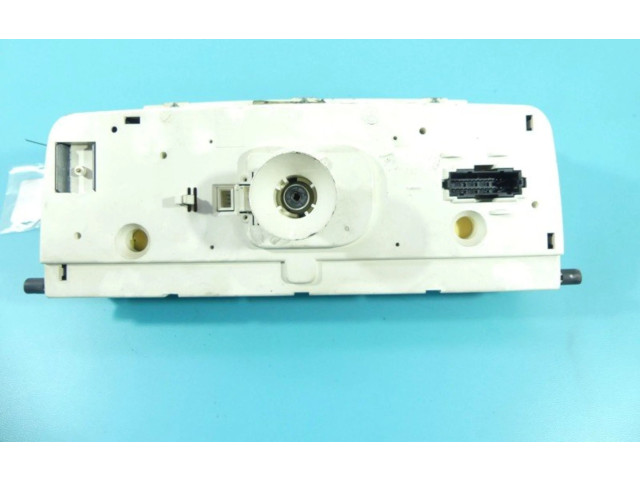 Přístrojová deska Volkswagen PASSAT B3 1991 81117657, IMPRK1352167