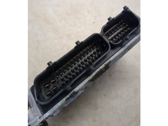 Блок управления двигателя 03E906023Q, 5WP40853   Skoda Fabia Mk2 (5J)