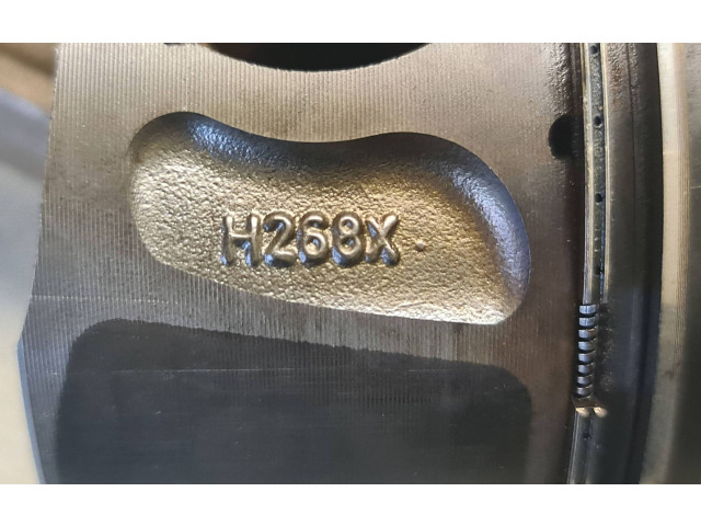 Поршень с шатуном H268X Land Rover Discovery 4 - LR4