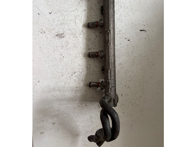 Топливная рампа 036133319   Audi A3 S3 8P   для двигателя BLS