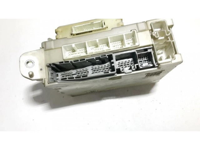 Блок предохранителей 8273053020 Lexus IS 220D-250-350