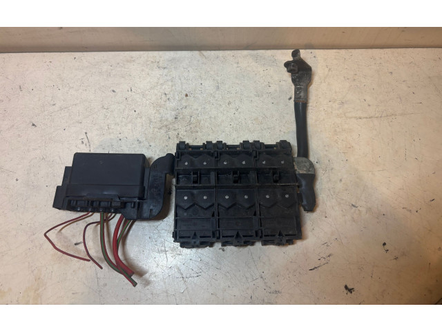 Блок предохранителей 5J0937548   Skoda Fabia Mk2 (5J)    