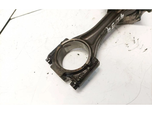 Píst Volkswagen PASSAT B5.5