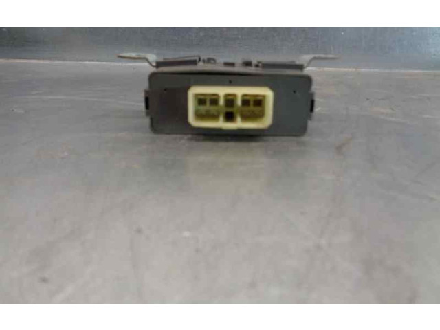 Блок предохранителей MB665709, 1650002010 Mitsubishi Montero