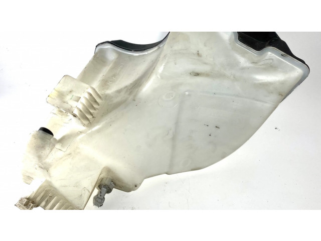 Бачок оконной жидкости    