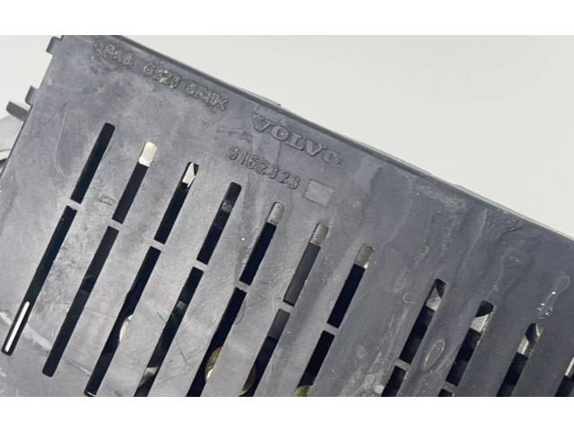 Блок предохранителей 9162323, 9441776 Volvo XC90