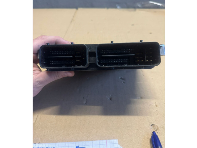 Блок управления двигателя 55581805   Opel Meriva B