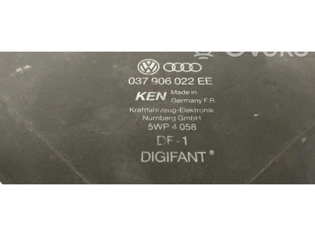 Блок управления двигателя 037906022EE, DIGIFANT   Audi 80 90 S2 B4